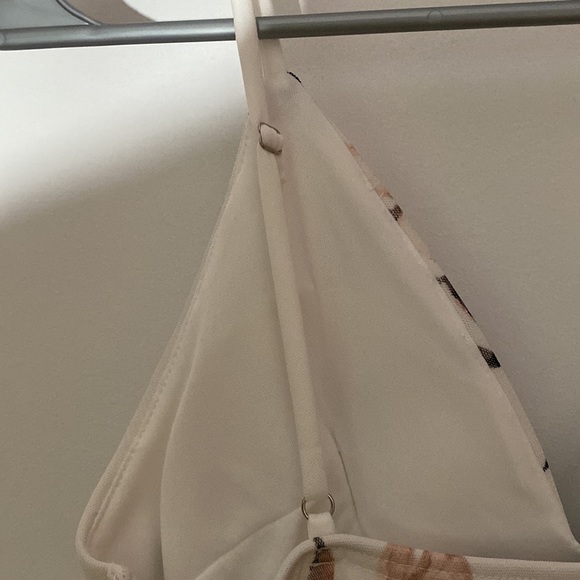 Ivory/cream dress with floral. Size small. Bought for honeymoon and worn once - Picture 3 of 5